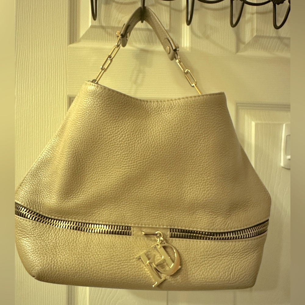 Rare Design! CH Carolina Herrera Leather Chain Tote Bag in Perfect condition